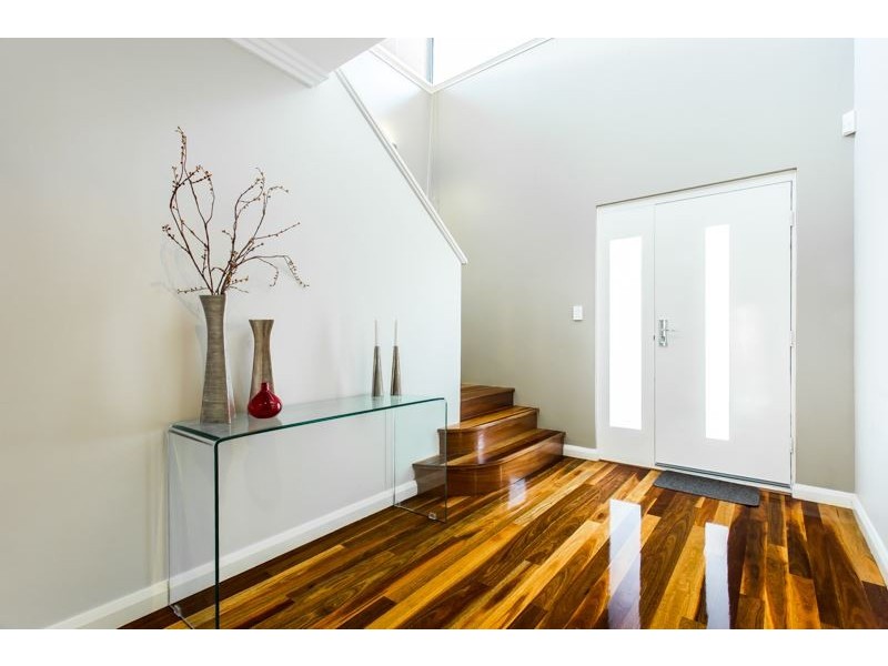 9 Sandford Avenue, Munster WA 6166