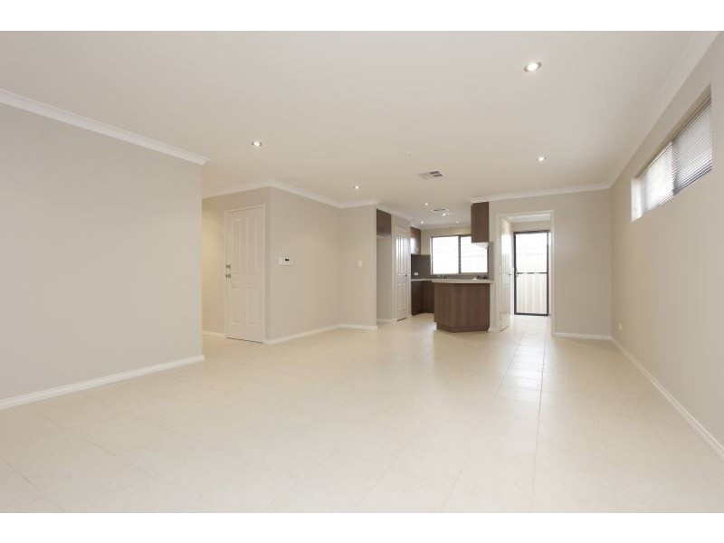 1/3 Minori Gardens, Yangebup WA 6164