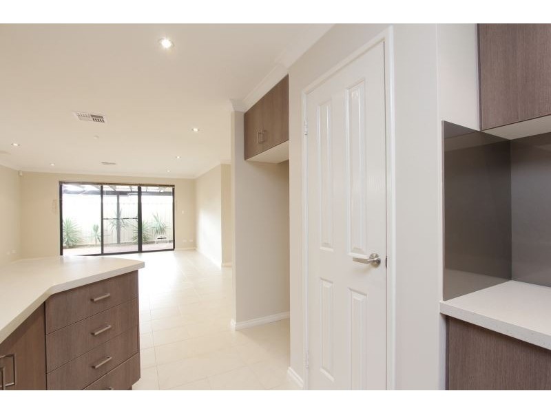 1/3 Minori Gardens, Yangebup WA 6164