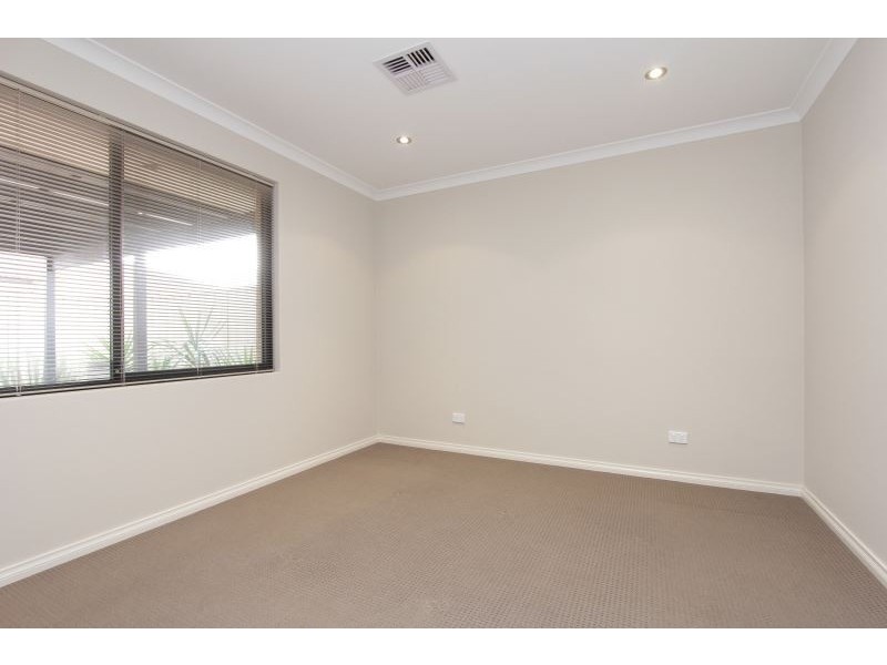 1/3 Minori Gardens, Yangebup WA 6164