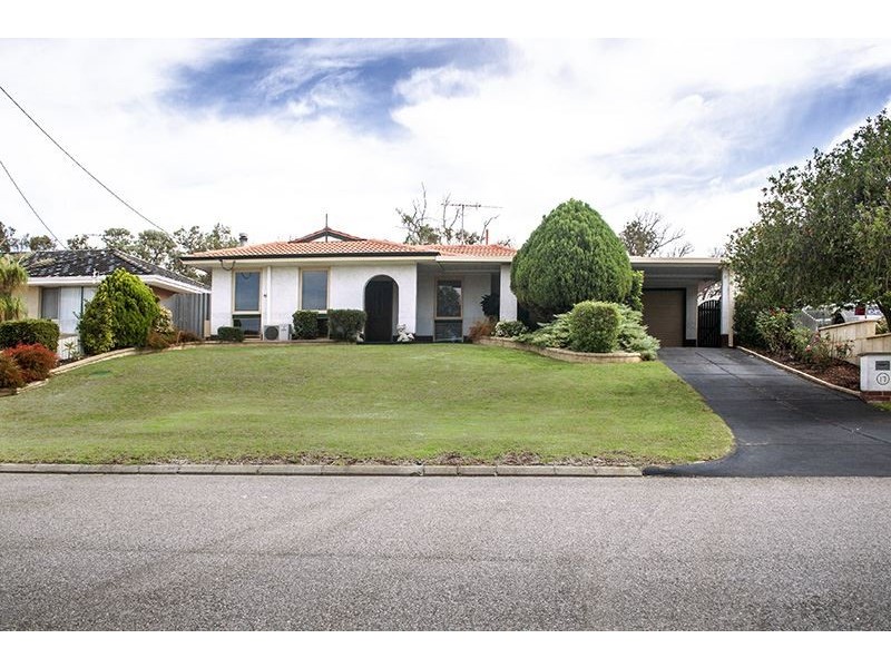 17 Dowling Street, Orelia WA 6167
