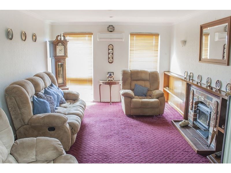 17 Dowling Street, Orelia WA 6167