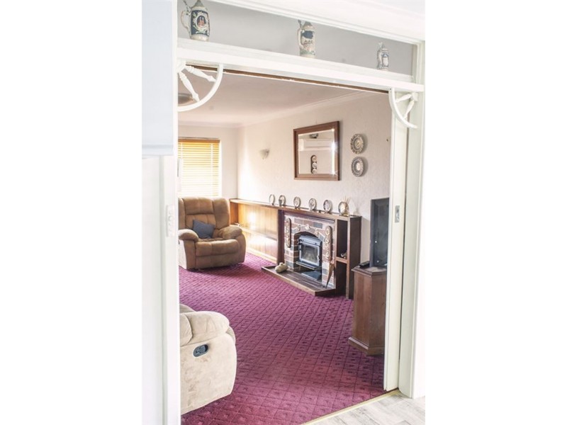 17 Dowling Street, Orelia WA 6167