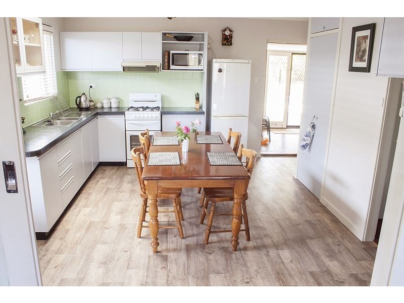 17 Dowling Street, Orelia WA 6167