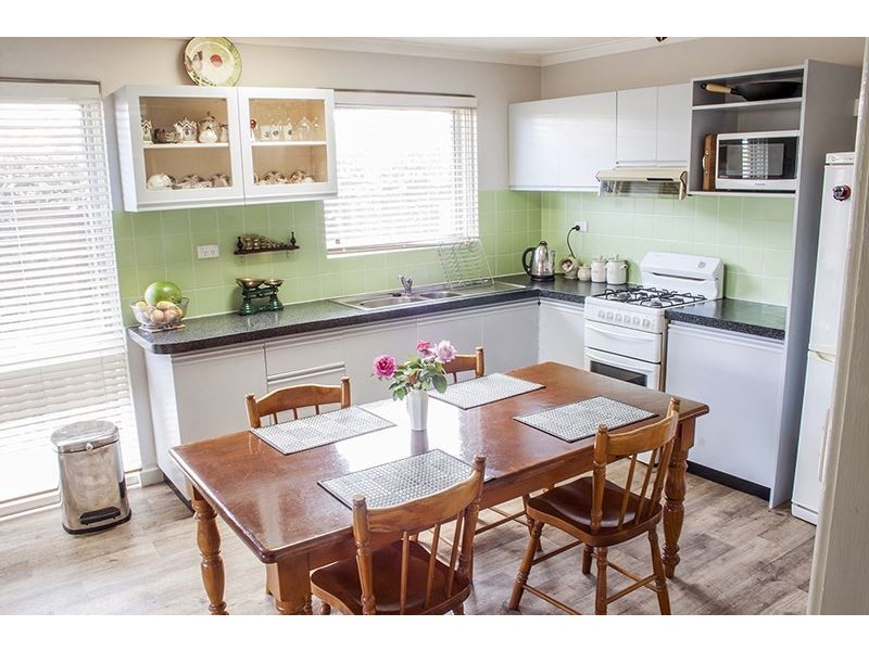 17 Dowling Street, Orelia WA 6167