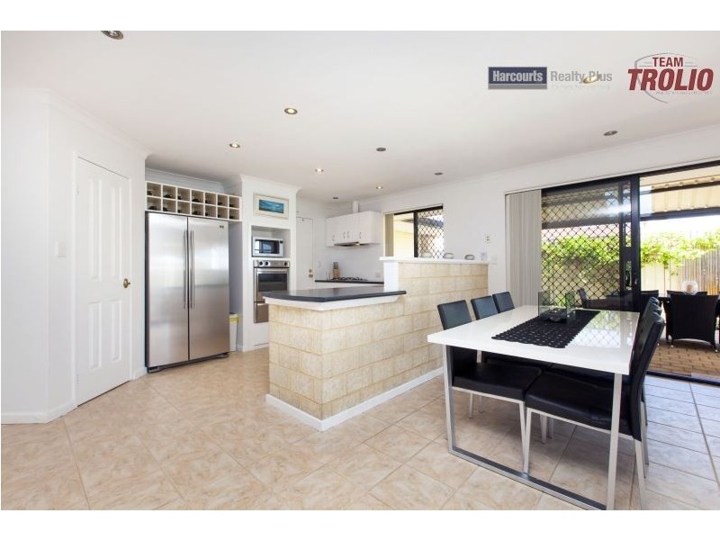 12 Bilcich Gardens, Spearwood WA 6163