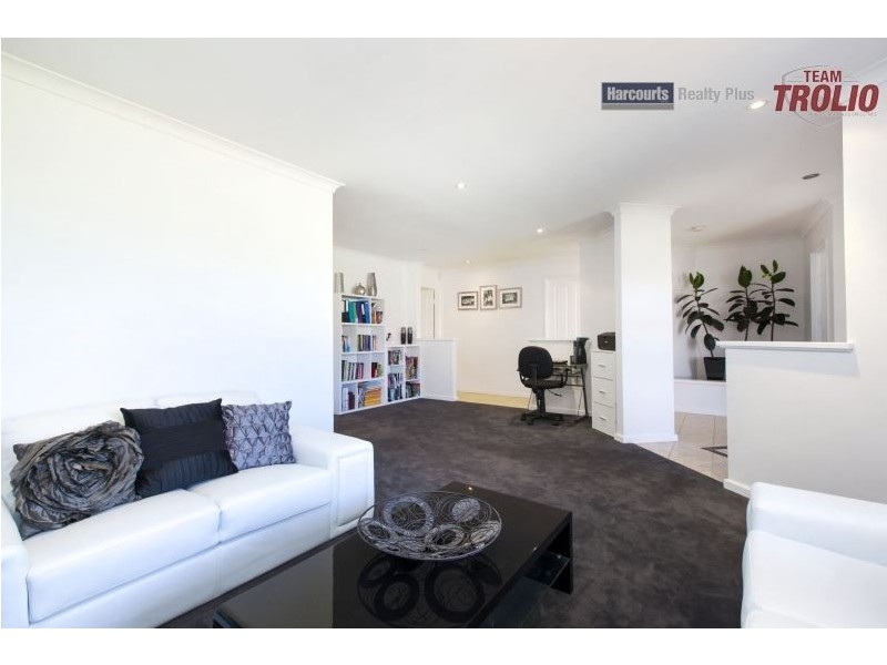 12 Bilcich Gardens, Spearwood WA 6163