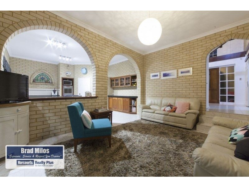 20 Chesterton Street, Spearwood WA 6163