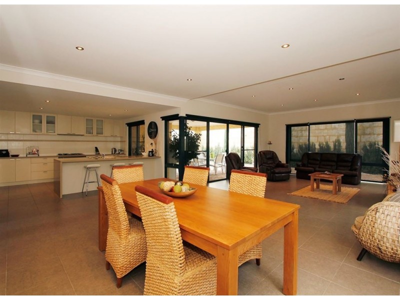 21 Seascape View, Yangebup WA 6164