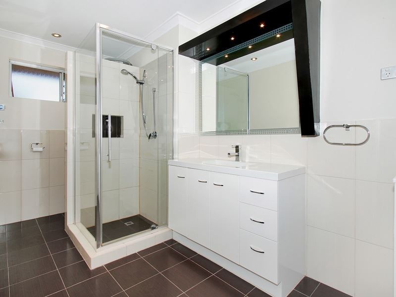 11/4 Southend Rd, Hamilton Hill WA 6163