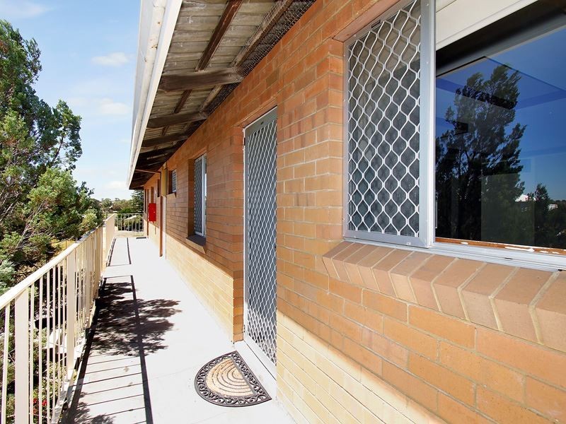 11/4 Southend Rd, Hamilton Hill WA 6163