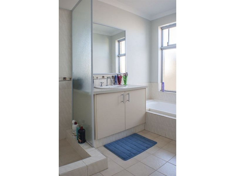 4 Portchester Avenue, Orelia WA 6167