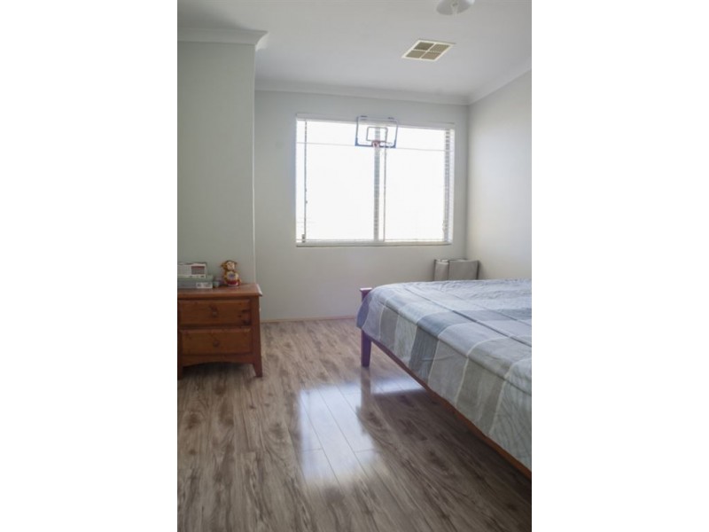 4 Portchester Avenue, Orelia WA 6167