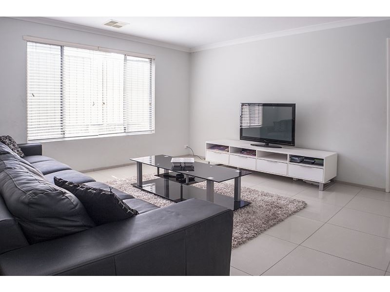 4 Portchester Avenue, Orelia WA 6167