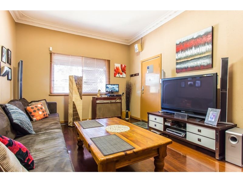 12 Reserve Road, Spearwood WA 6163