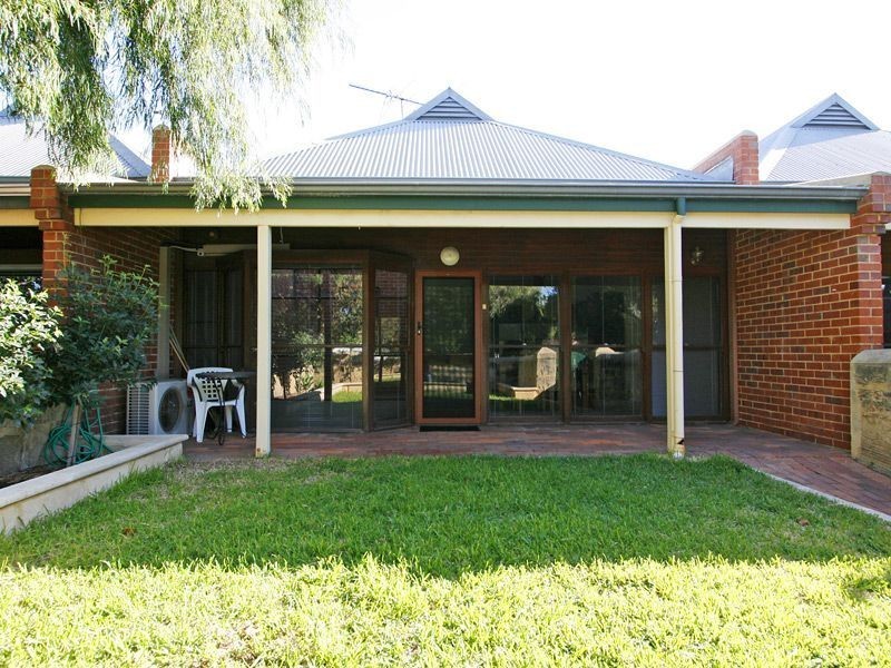 2/47 Wray Avenue, Fremantle WA 6160