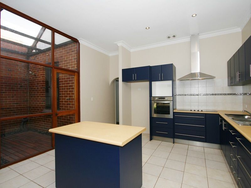 2/47 Wray Avenue, Fremantle WA 6160