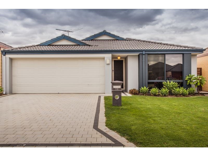 19 Keyham Street, Bertram WA 6167
