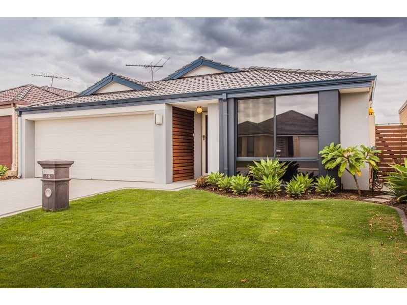 19 Keyham Street, Bertram WA 6167