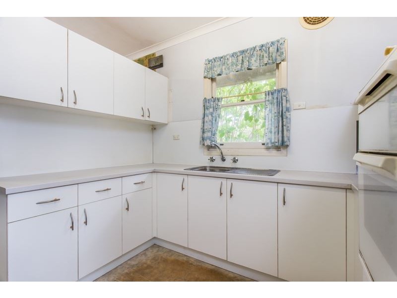 16 Treeby Street, Coolbellup WA 6163