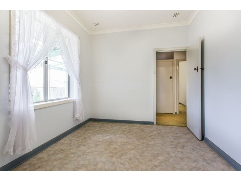 16 Treeby Street, Coolbellup WA 6163