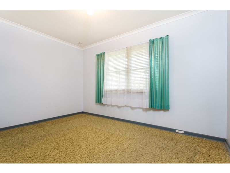 16 Treeby Street, Coolbellup WA 6163