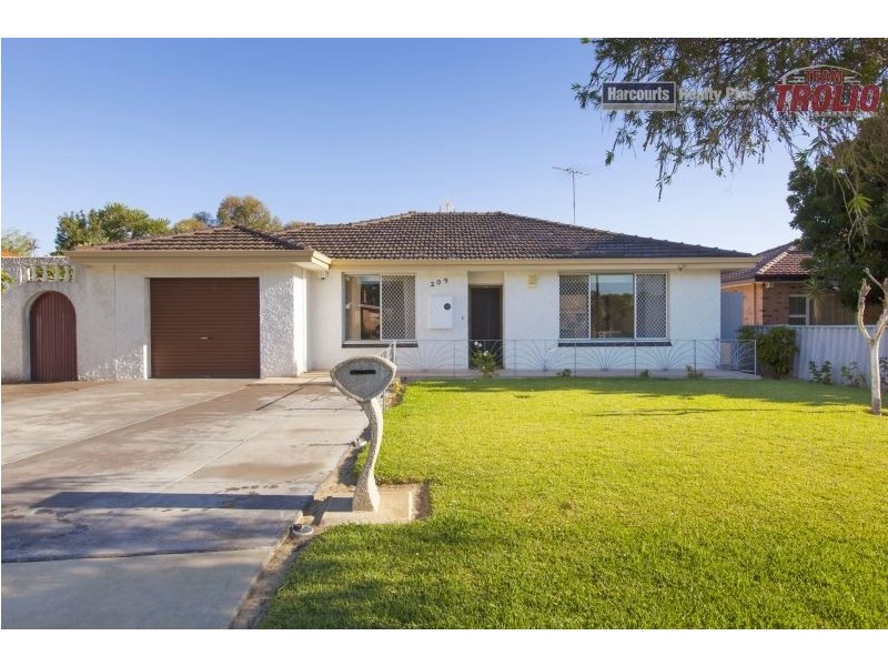 209 Healy Road, Hamilton Hill WA 6163