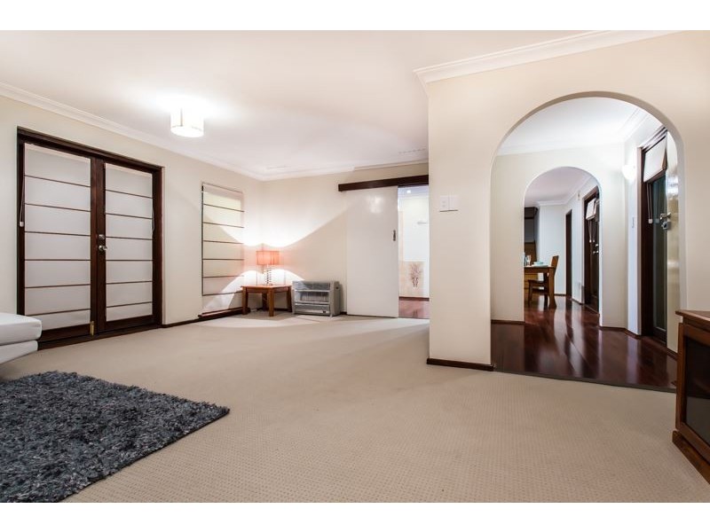 34 Pilgrim Way, Hamilton Hill WA 6163