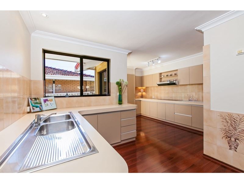 34 Pilgrim Way, Hamilton Hill WA 6163