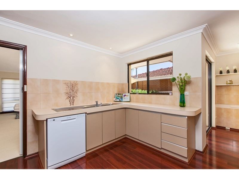 34 Pilgrim Way, Hamilton Hill WA 6163