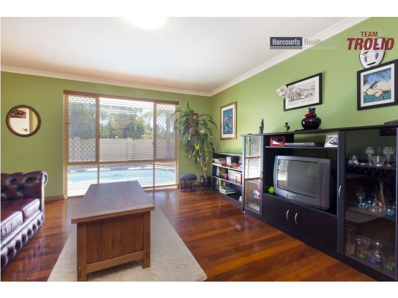 11 Falstaff Crescent, Spearwood WA 6163