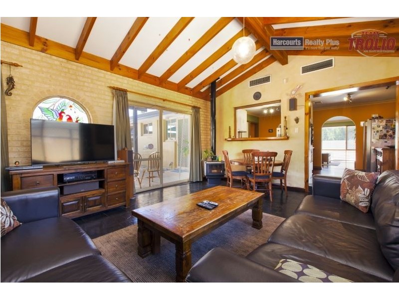 11 Falstaff Crescent, Spearwood WA 6163