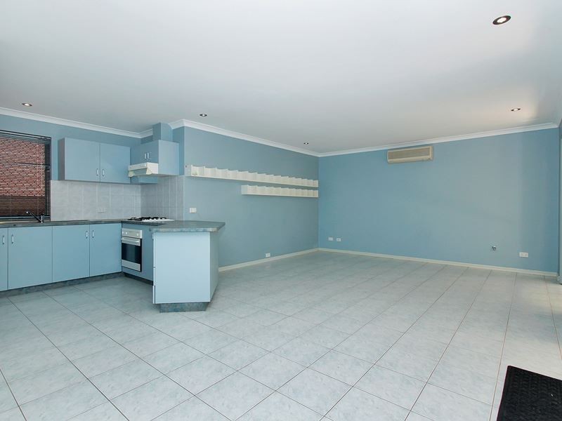 8/51 Kent St, Spearwood WA 6163