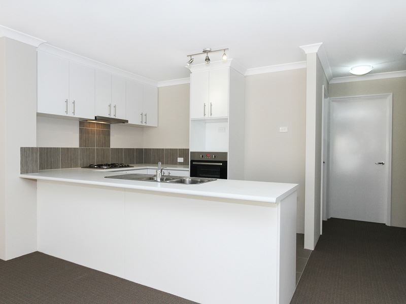 15/57 Southwell Crescent, Hamilton Hill WA 6163