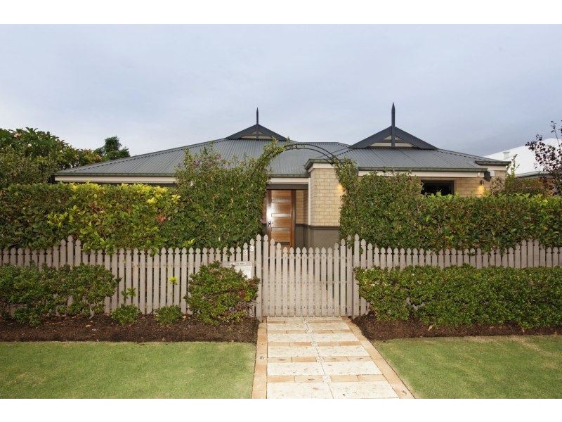 33 Aurora Drive, Atwell WA 6164