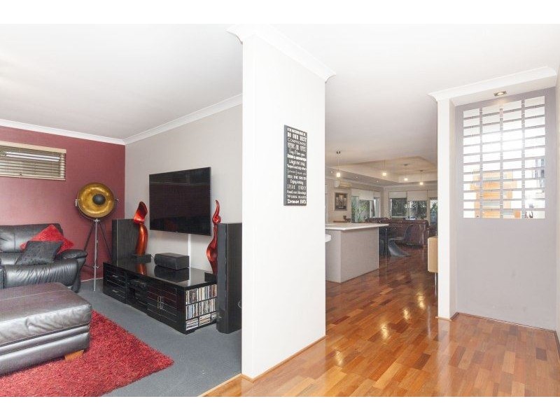 33 Aurora Drive, Atwell WA 6164