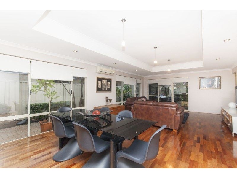 33 Aurora Drive, Atwell WA 6164