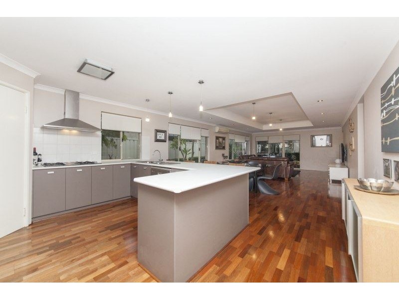 33 Aurora Drive, Atwell WA 6164