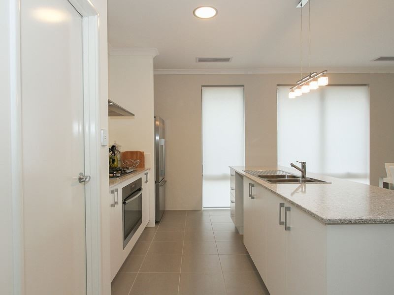 6 Rocky Road, Wandi WA 6167