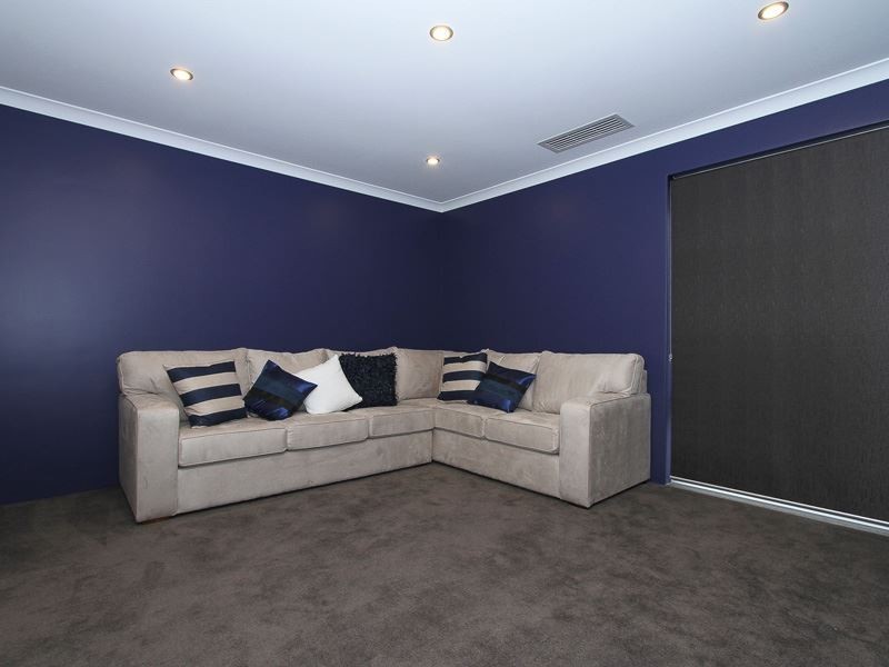 6 Rocky Road, Wandi WA 6167