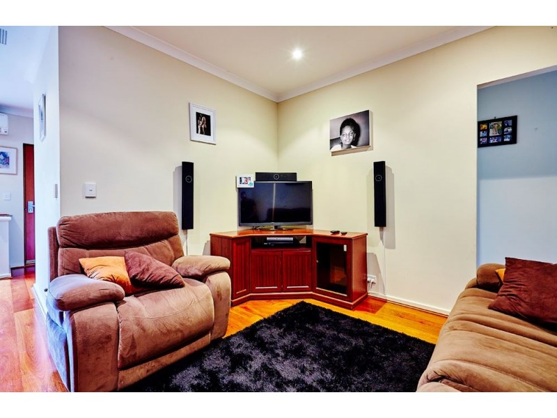 3/2 Straughair Street, Hamilton Hill WA 6163