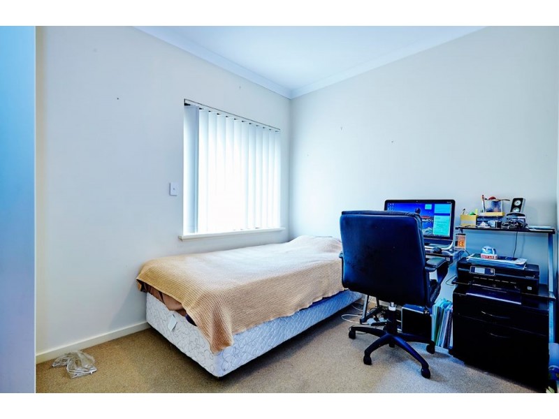 3/2 Straughair Street, Hamilton Hill WA 6163