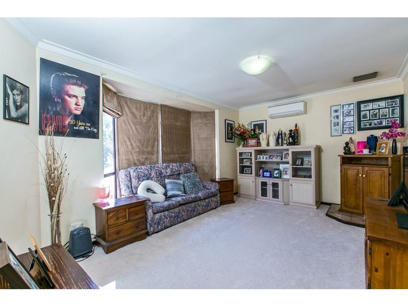 2 Orchard Road, South Lake WA 6164