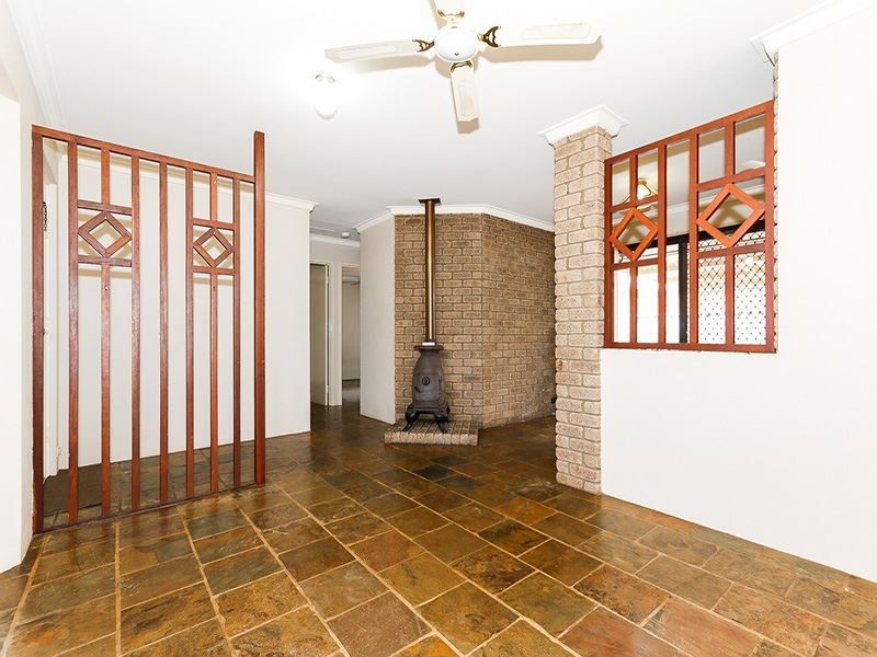 24 South Lake Drive, South Lake WA 6164