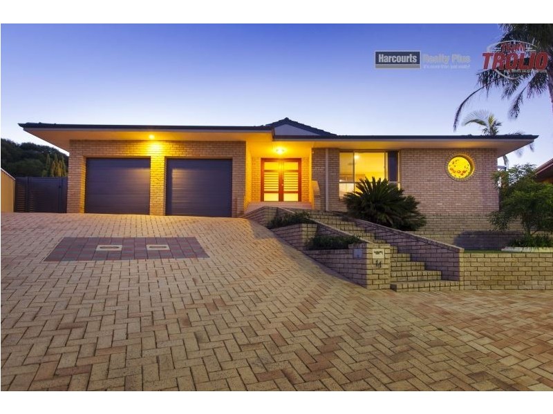 11 Tunis Place, Coogee WA 6166