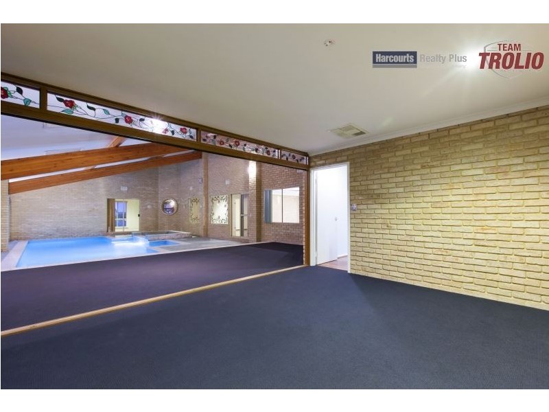 11 Tunis Place, Coogee WA 6166