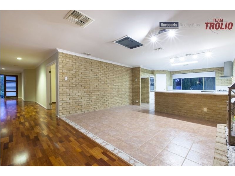 11 Tunis Place, Coogee WA 6166