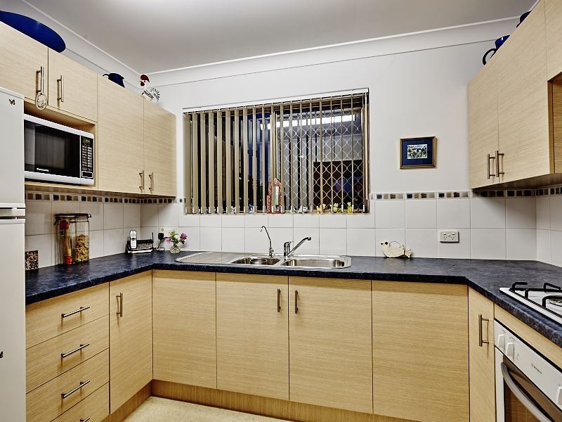 25 Helena Place, Hamilton Hill WA 6163