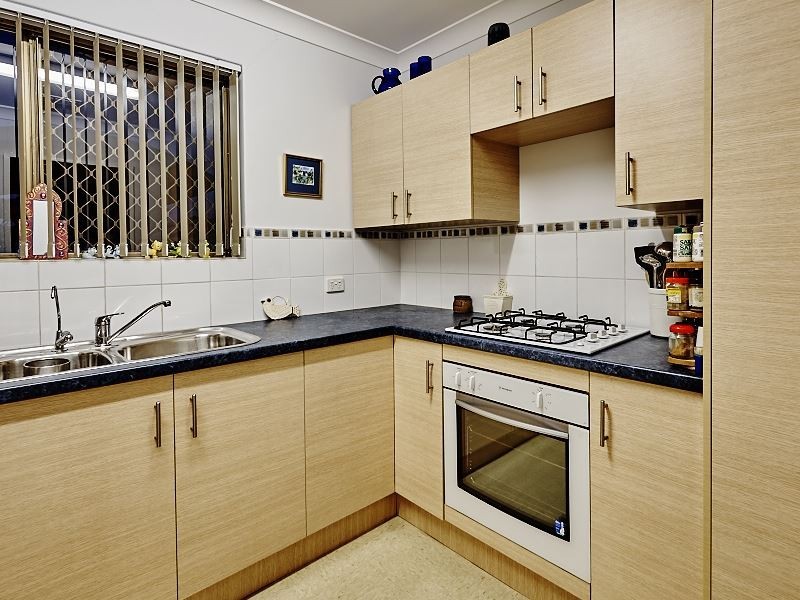 25 Helena Place, Hamilton Hill WA 6163