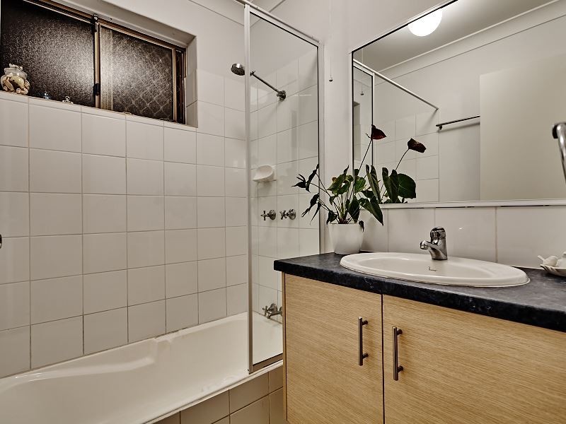 25 Helena Place, Hamilton Hill WA 6163